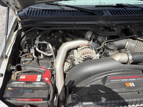 Used 2005 Ford Excursion XLT AWD/4WD image 18