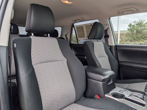 Used 2020 Toyota 4Runner SR5 AWD/4WD image 26