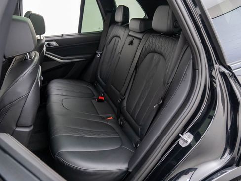 Certified 2025 BMW X5 xDrive40i w/ Executive Package image 19