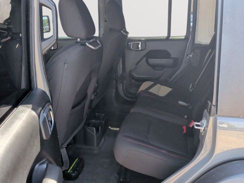 Used 2023 Jeep Wrangler Unlimited Rubicon image 28