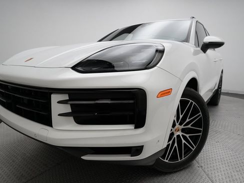 Used 2024 Porsche Cayenne image 7