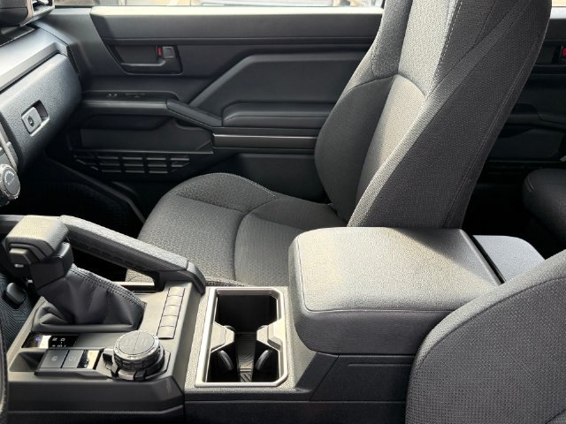 Used 2025 Toyota 4Runner SR5 AWD/4WD image 14