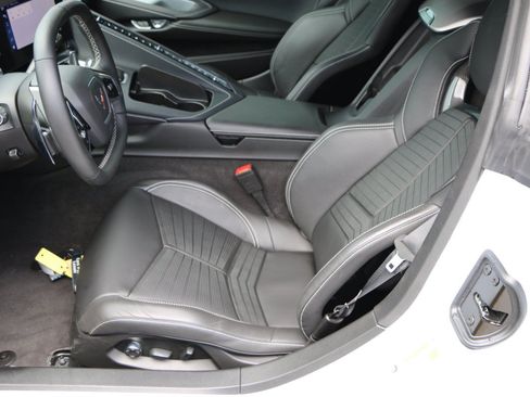Used 2024 Chevrolet Corvette Stingray Preferred Cpe w/ Z51 Performance Package RWD image 29