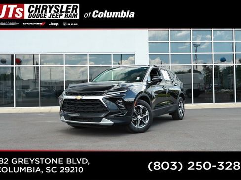 Used 2025 Chevrolet Blazer LT FWD image 1