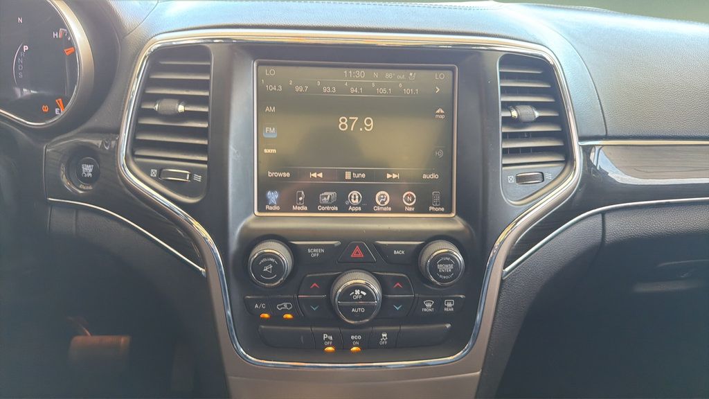 Used 2014 Jeep Grand Cherokee Overland AWD/4WD image 23