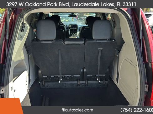 Used 2018 Dodge Grand Caravan SXT image 40