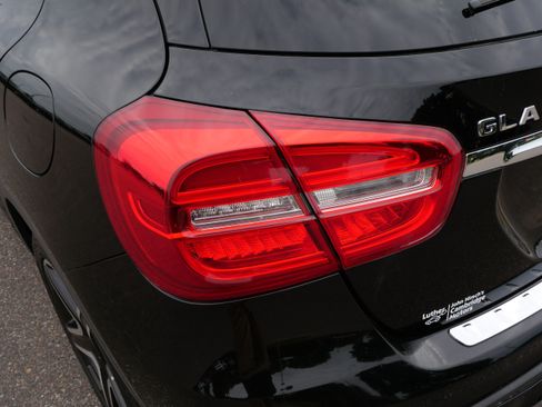 Used 2017 Mercedes-Benz GLA 250 4MATIC image 17