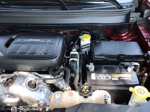 Used 2020 Jeep Cherokee Trailhawk w/ Comfort/Convenience Group AWD/4WD image 41
