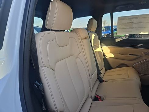 New 2026 Jeep Grand Cherokee Limited AWD/4WD image 88