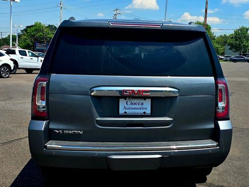 Used 2019 GMC Yukon Denali w/ Denali Ultimate Package AWD/4WD image 8