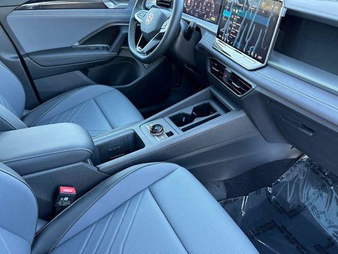 New 2026 Volkswagen Tiguan SE image 15