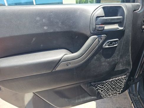 Used 2018 Jeep Wrangler Unlimited Sport S AWD/4WD image 16