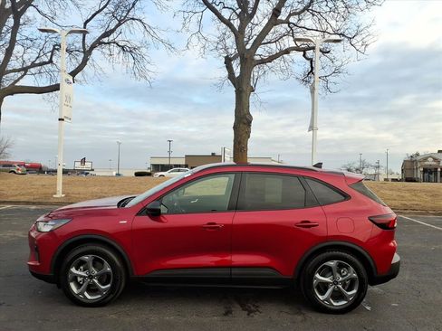 Used 2025 Ford Escape ST-Line FWD image 4