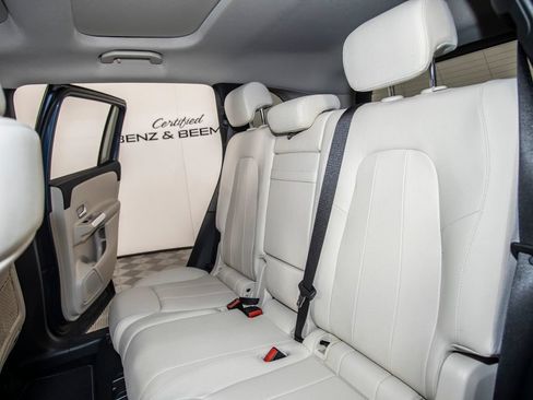 Used 2022 Mercedes-Benz GLB 250 w/ Premium Package Lite image 14