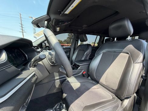 Used 2023 Jeep Grand Cherokee L Laredo AWD/4WD image 13