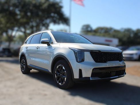 New 2026 Kia Sorento S image 3