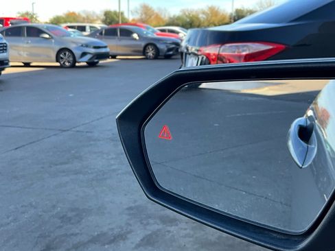 Used 2025 Hyundai Elantra SEL image 20