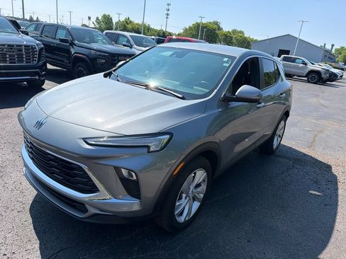 Used 2024 Buick Encore GX Preferred w/ Comfort Package FWD image 5