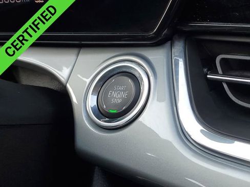 Used 2025 Chevrolet Trax LT w/ LT Convenience Package image 17