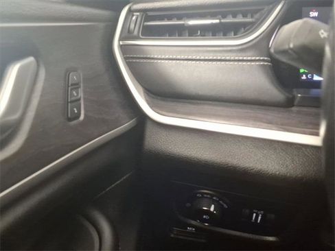 Used 2021 Jeep Grand Cherokee L Limited image 28