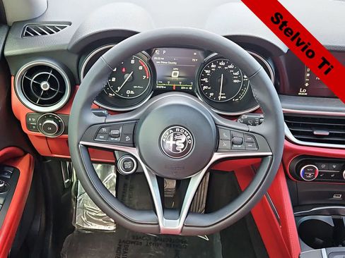 Used 2019 Alfa Romeo Stelvio Ti AWD/4WD image 19