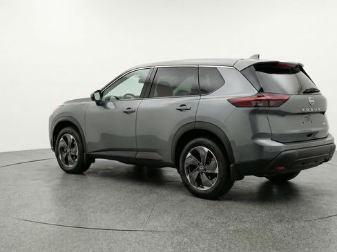 Used 2025 Nissan Rogue SV image 6