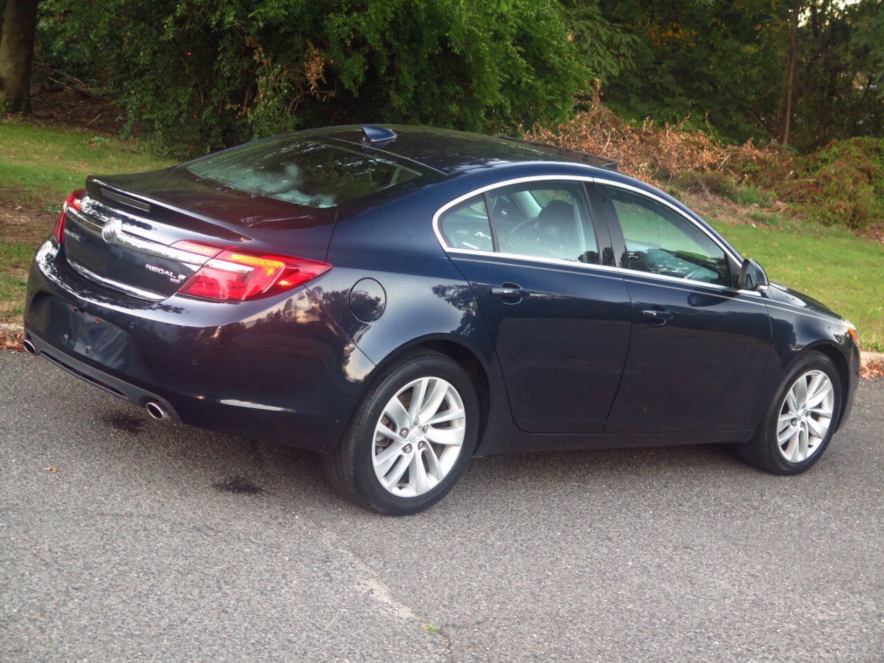 Used 2016 Buick Regal Premium w/ Driver Confidence Package #2 AWD/4WD image 27