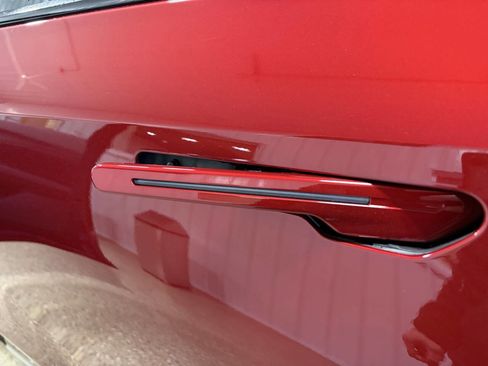 Used 2025 Cadillac Optiq Luxury 1 w/ LPO, Floor Liner Package image 26