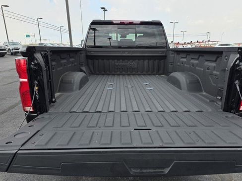 Used 2025 Chevrolet Silverado 2500 High Country w/ High Country Premium Package image 12