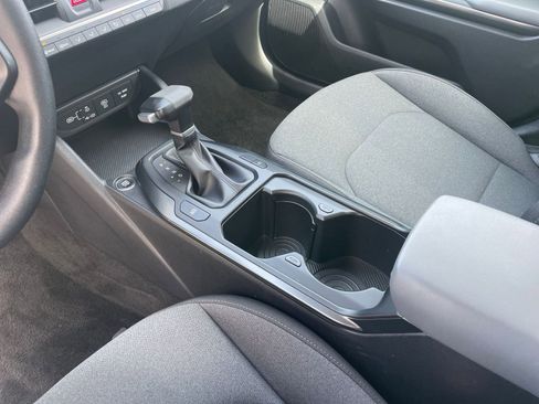 Used 2025 Kia K4 LXS image 40