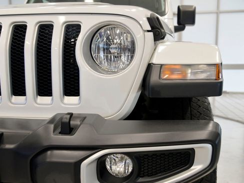 Used 2021 Jeep Wrangler Unlimited Sahara w/ Cold Weather Group image 11