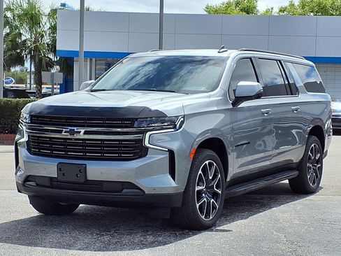 Certified 2024 Chevrolet Suburban RST w/ Luxury Package AWD/4WD image 29