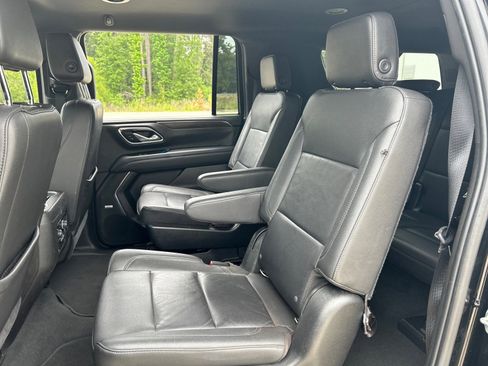 Used 2021 Chevrolet Suburban Z71 w/ Z71 Off-Road Package AWD/4WD image 18