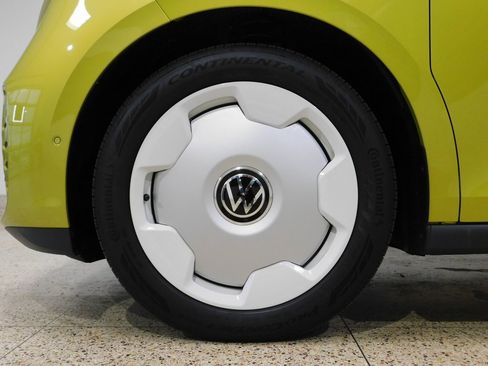 Used 2025 Volkswagen ID. Buzz 1st Edition image 23