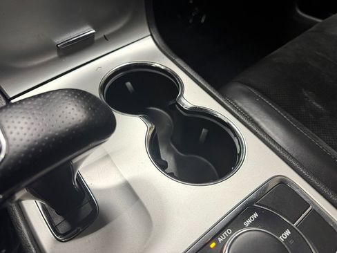 Used 2014 Jeep Grand Cherokee SRT image 35