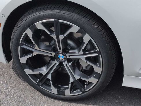 New 2025 BMW 330i xDrive Sedan w/ Premium Package AWD/4WD image 13