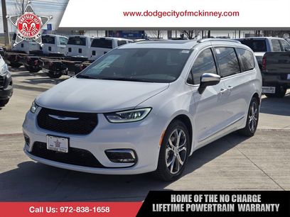 New 2026 Chrysler Pacifica Pinnacle w/ Trailer Tow Group