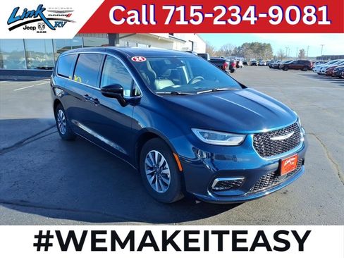 Used 2024 Chrysler Pacifica Limited FWD image 1