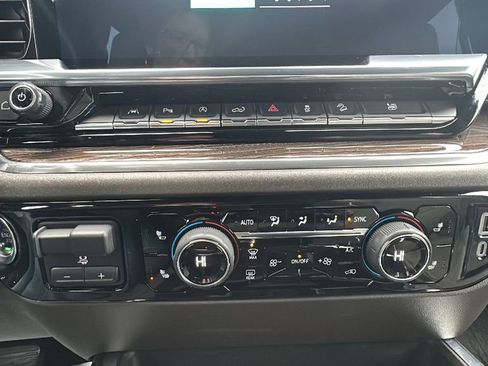 Used 2024 Chevrolet Silverado 1500 LT image 22