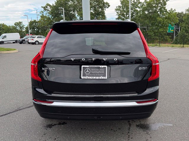 Used 2024 Volvo XC90 B5 Core w/ Climate Package AWD/4WD image 4