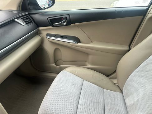 Used 2012 Toyota Camry XLE w/ Leather Pkg image 17