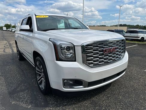 Used 2019 GMC Yukon XL Denali w/ Denali Ultimate Package AWD/4WD image 19