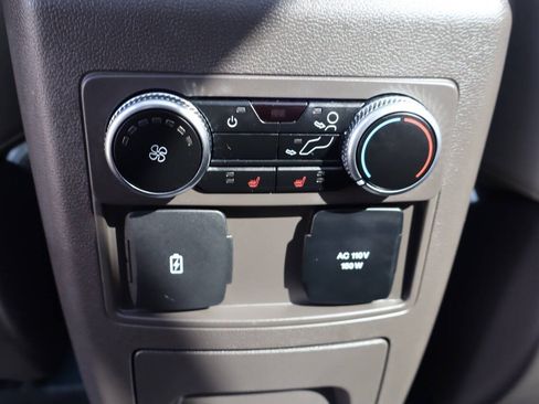 Used 2023 Ford Explorer Platinum w/ Technology Package AWD/4WD image 16