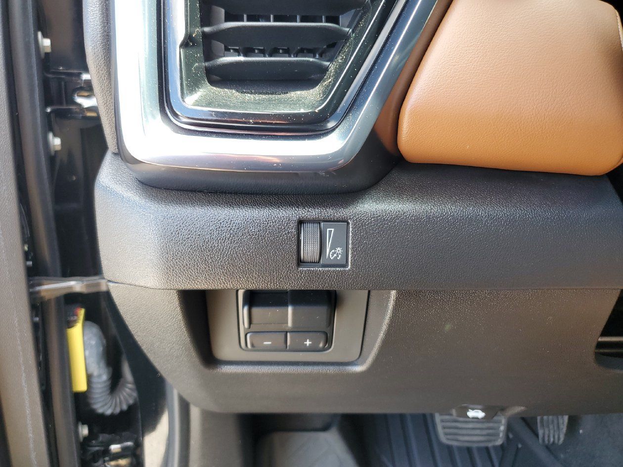 Used 2025 GMC Canyon AT4 w/ Nightfall Edition AWD/4WD image 29