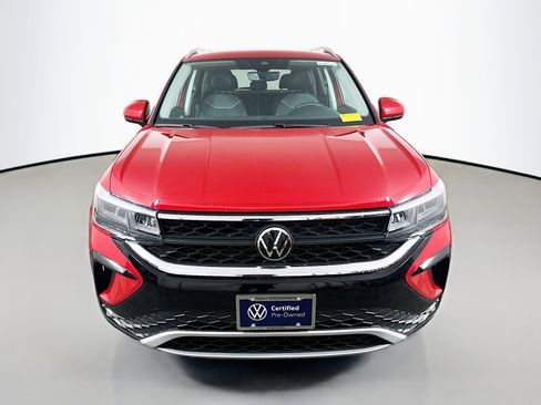 Used 2023 Volkswagen Taos SE w/ Panoramic Sunroof Package AWD/4WD image 2