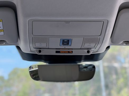 Used 2023 Land Rover Discovery Sport S image 49