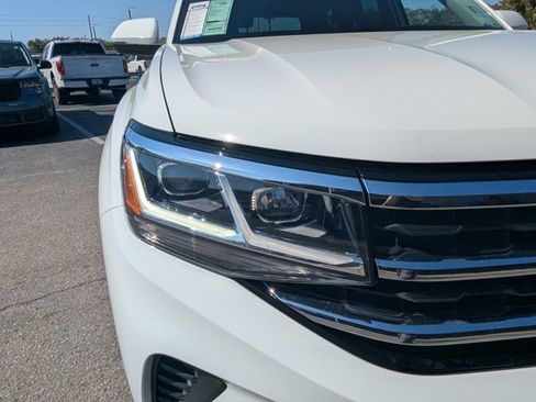 Used 2023 Volkswagen Atlas SE w/ Black Wheel Package image 11