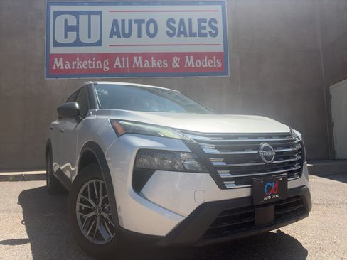 Used 2024 Nissan Rogue S AWD/4WD image 1