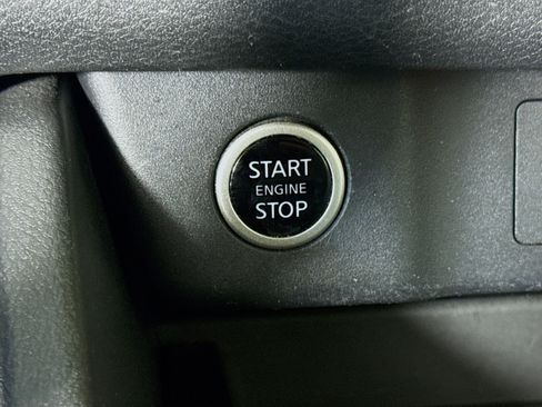 Used 2022 Nissan Rogue SV FWD image 21