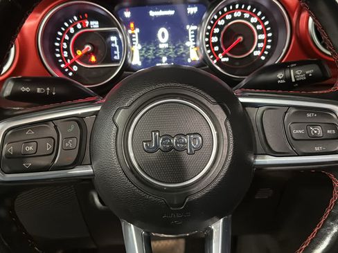 Certified 2022 Jeep Gladiator Rubicon w/ Cold Weather Group AWD/4WD image 12